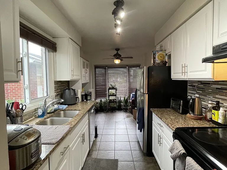 2140 Clipper Cres — Photo 6