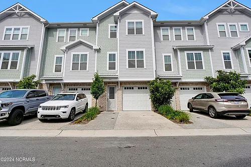 1808 Bungalow Row Photo 1