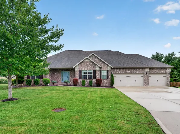 1930 N Pavilion Place, Strafford, MO 65757