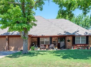 1721 Kings Rd, Edmond, OK 73013