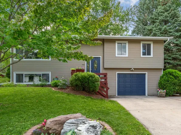 1802 McKinley Dr, Northfield, MN 55057