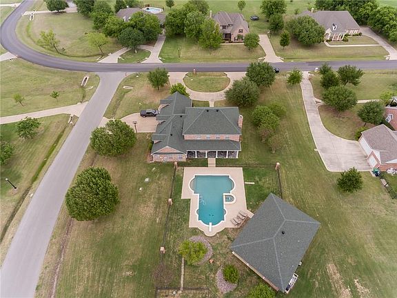 3rd image of 4500 Argyle Ln