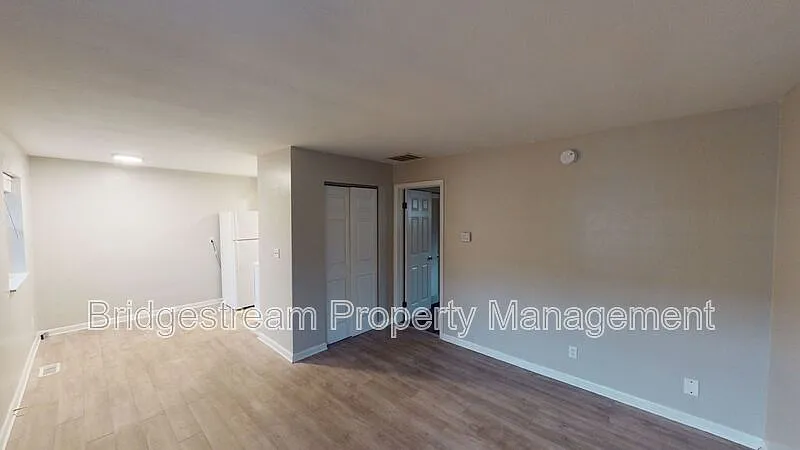 1 bed, 1.0 bath, $675 — Photo 2