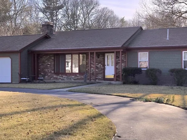 10 Hawes Dr, East Freetown, MA 02717