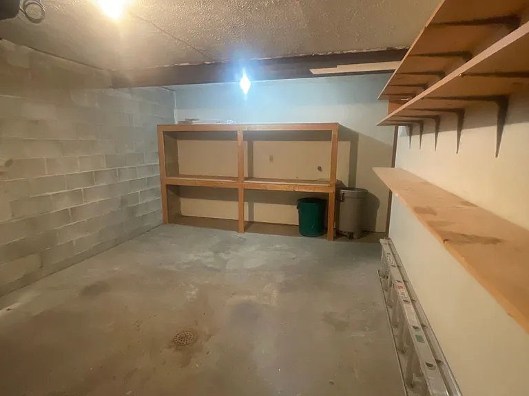 210 Woodhaven Dr — Photo 34