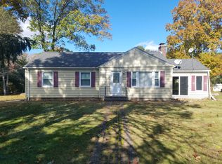 572 Mendon Rd, North Smithfield, RI 02896