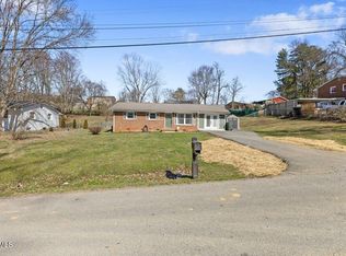 226 Brandonwood Dr, Johnson City, TN 37604