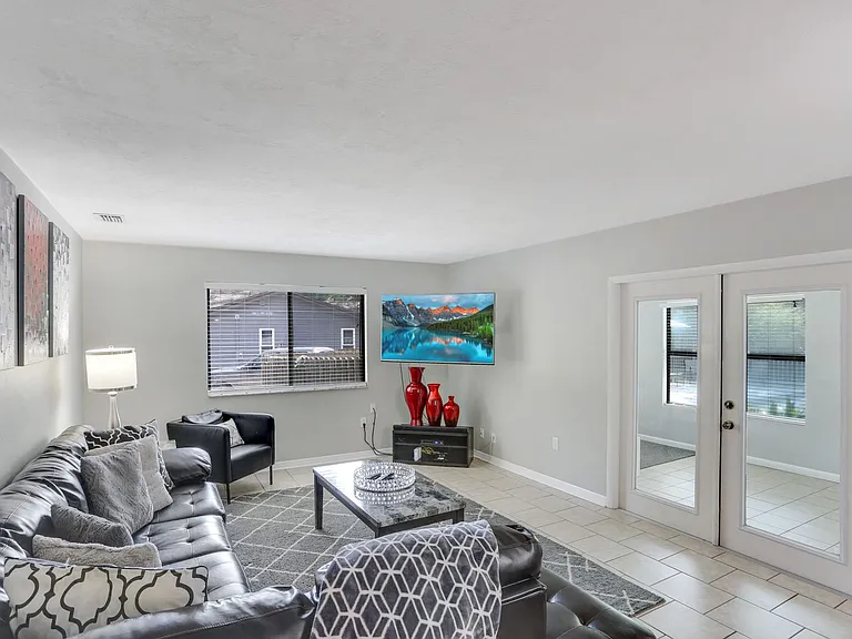 1826 SW 80th Dr — Photo 7