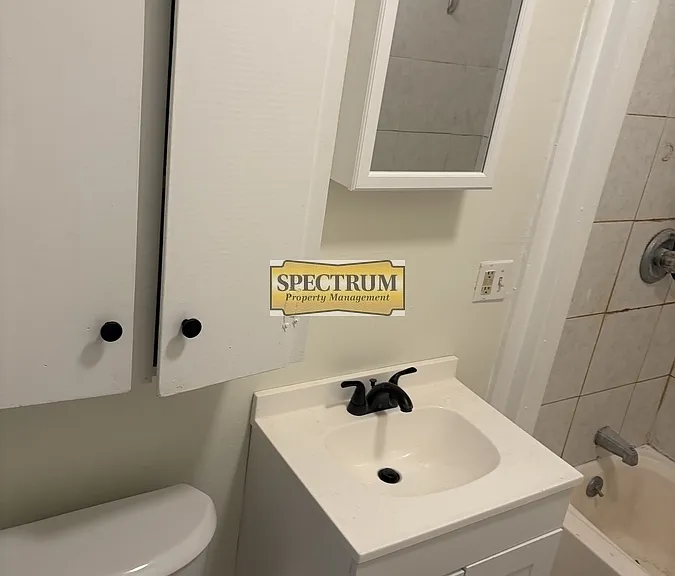 195 Holland St #3 — Photo 9