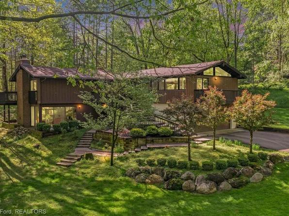 5800 Cobb Creek Rd, Rochester, MI 48306