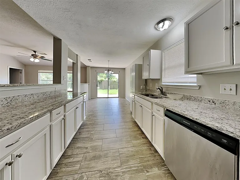 3703 Nutwood Ln — Photo 5