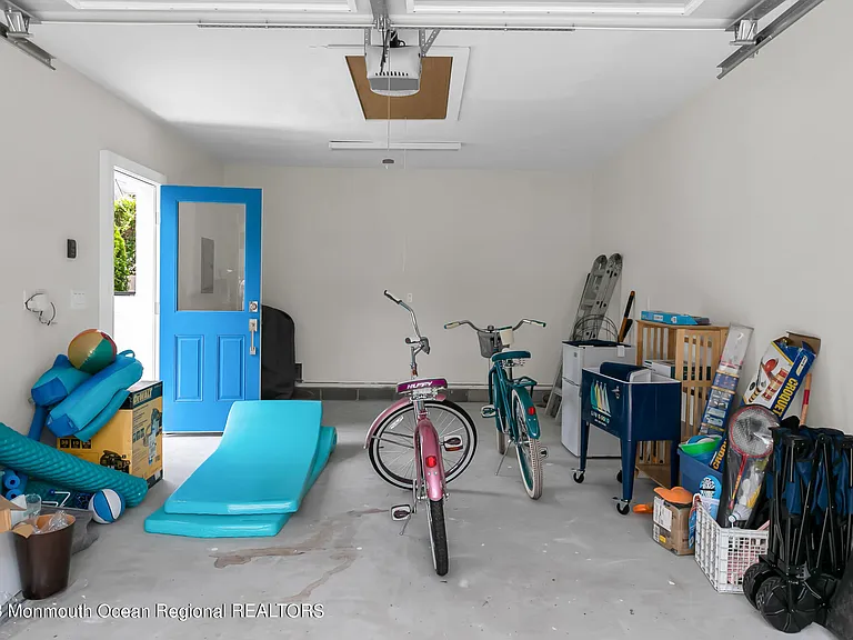 516 Club Dr — Photo 28