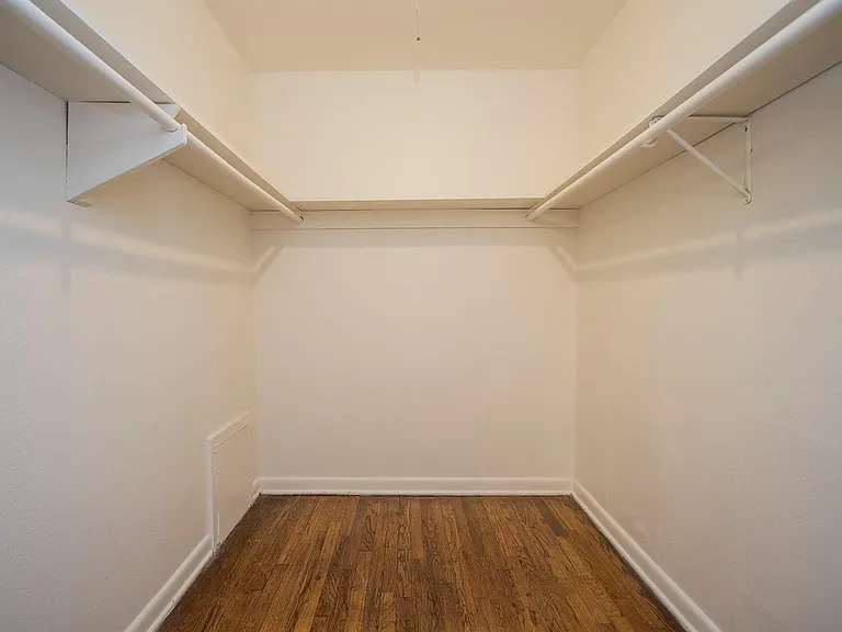 4207 Mount Vernon St #13 — Photo 8