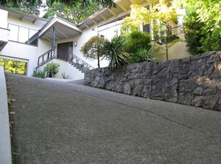 8301 SW Canyon Ln, Portland, OR 97225