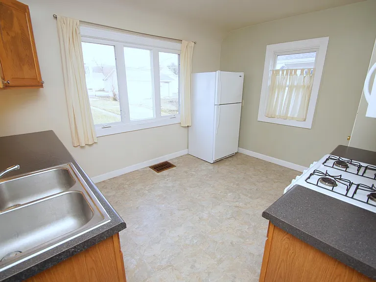 1120 Brown St — Photo 18