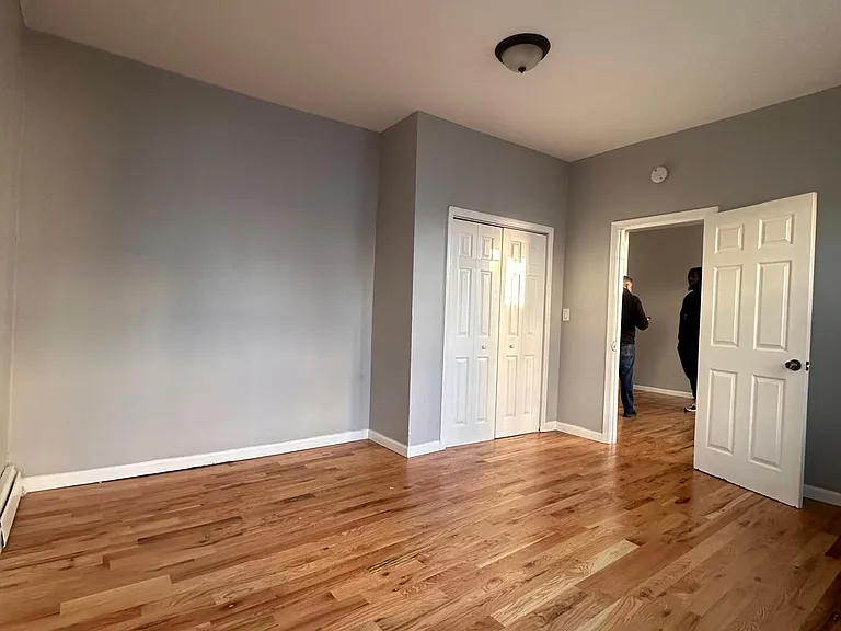 544 Grove St #5 — Photo 4