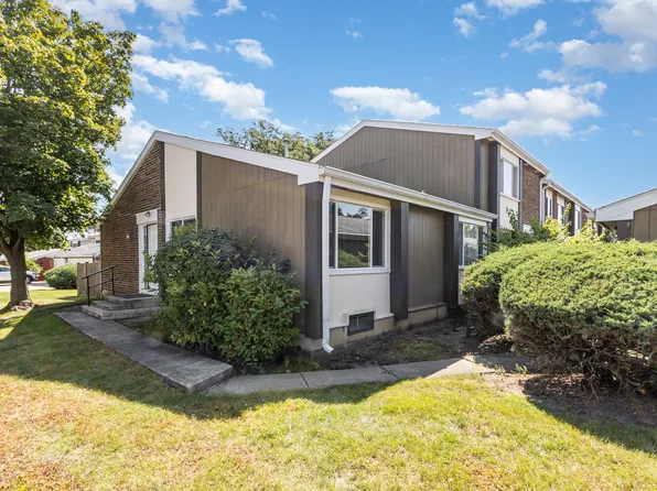 316 Pueblo Dr, Bolingbrook, IL 60440