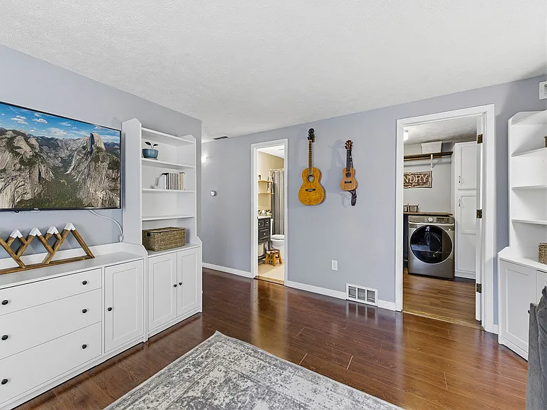 3130 Cockney St — Photo 10