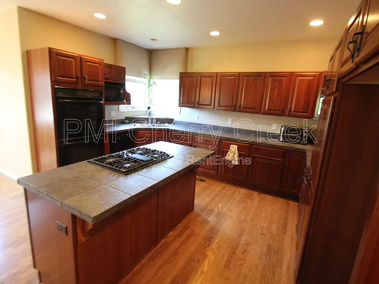 7489 Bur Oak Pl — Photo 9