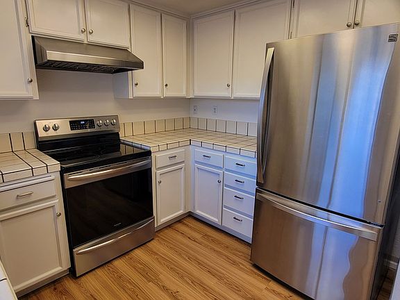 5th image of 331 Lake Ct