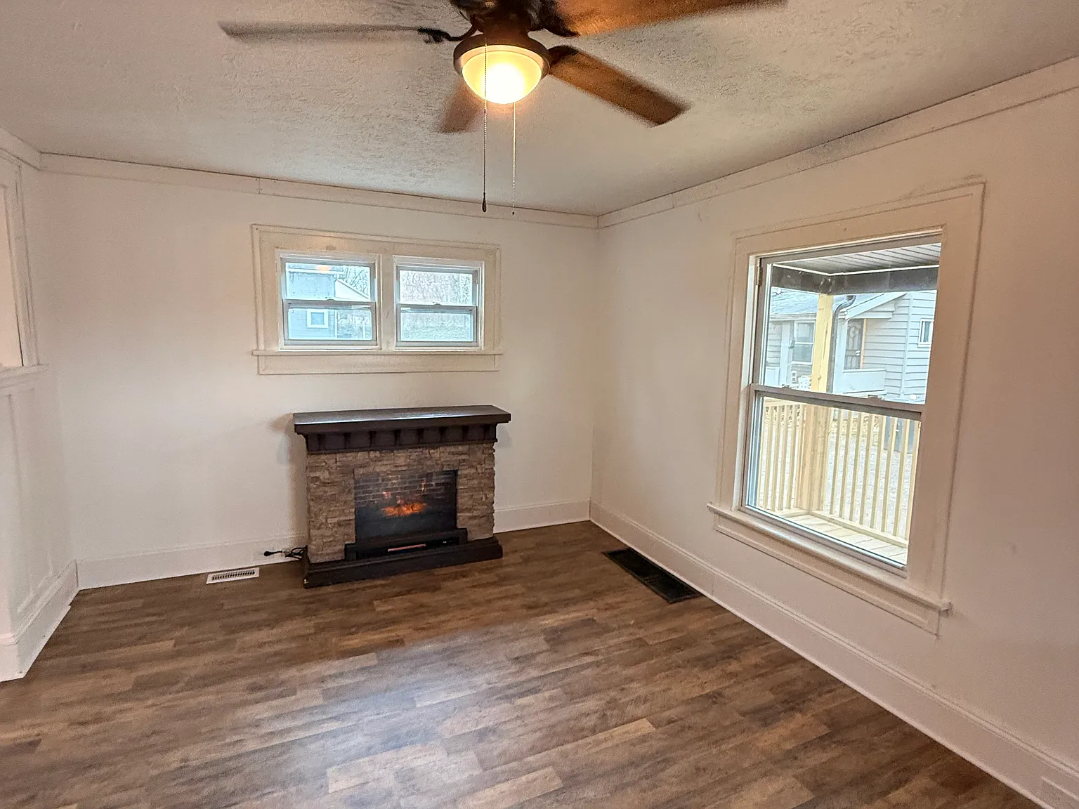 3 bed, 1000 sqft, $1,350 — Photo 4