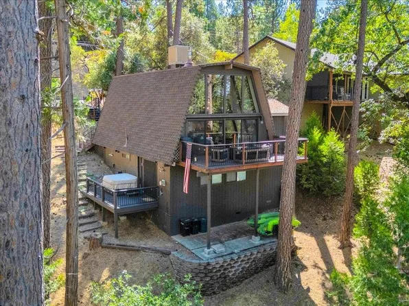 12855 Mueller Dr, Groveland, CA 95321