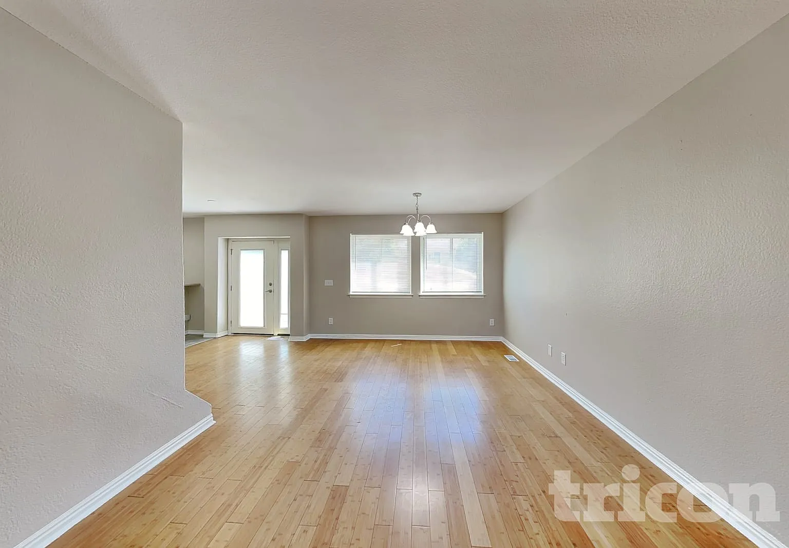 1392 S Akron Court Aurora CO — Photo 2