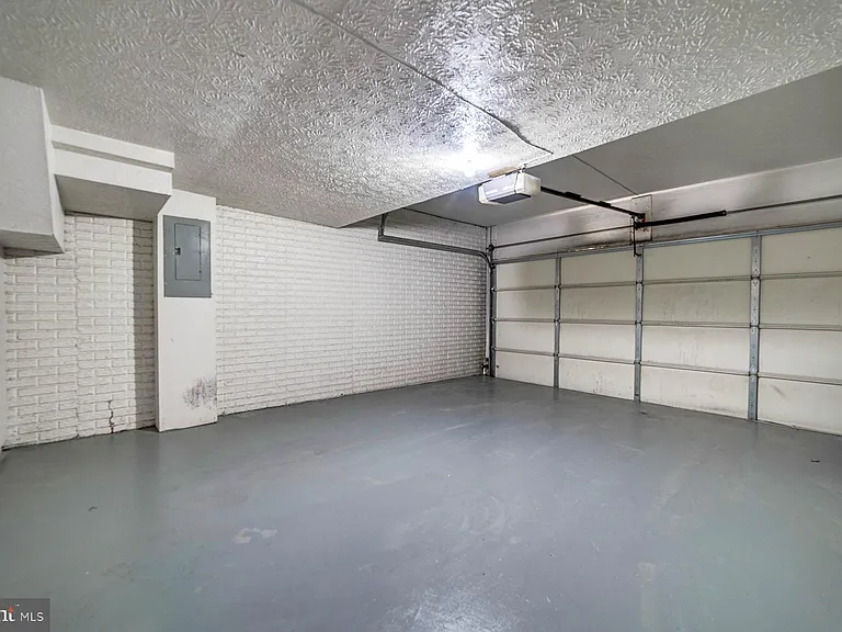 986 Harrison Cir — Photo 24