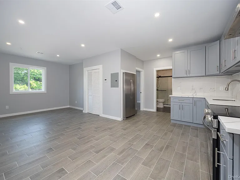 126 Innis Ave #2-4 — Photo 3