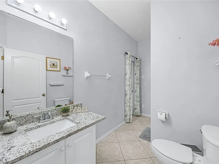 2649 SW 32nd St — Photo 19