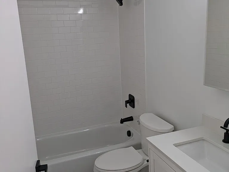 329 Delafield Pl NW — Photo 8