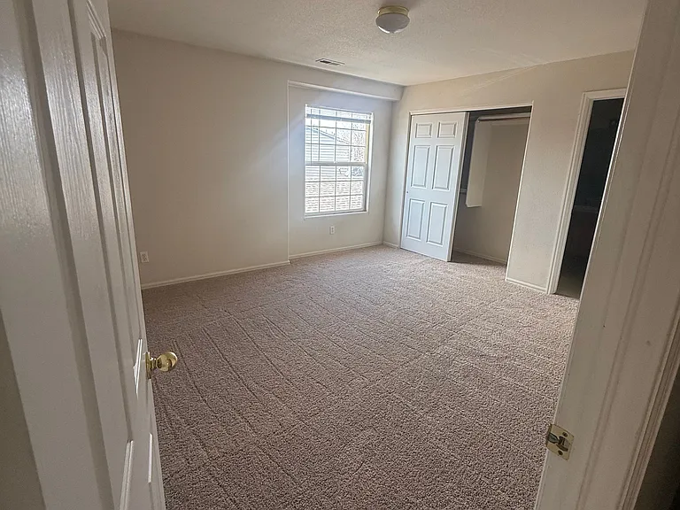 315 Ellers Grv — Photo 3