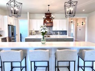 2402 Amesbury Dr, Midlothian, TX 76065