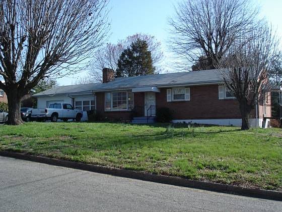 1st image of 104 Middleboro Pl