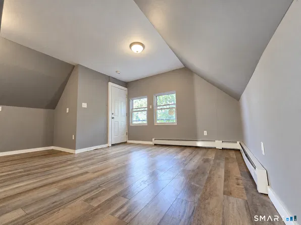 366 Sigourney St #3, Hartford, CT 06112