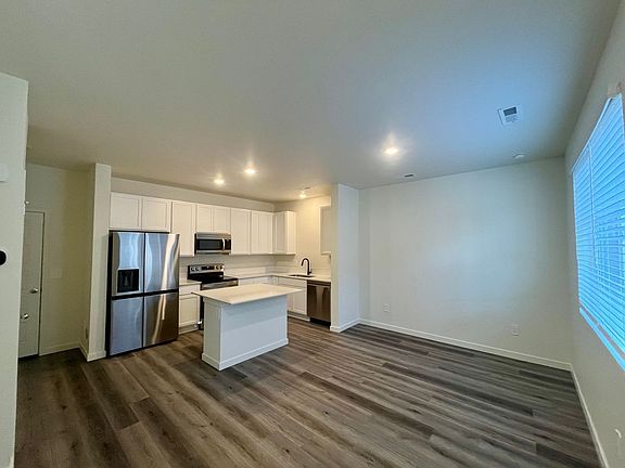 3rd image of 299 Condor Way