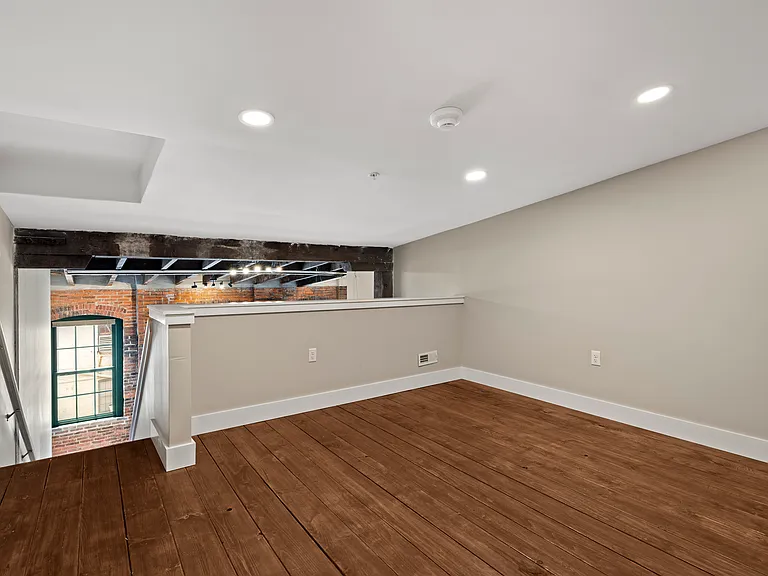 Prince Street Lofts — Photo 11