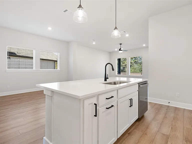 140 Cibolo Creek Loop — Photo 16