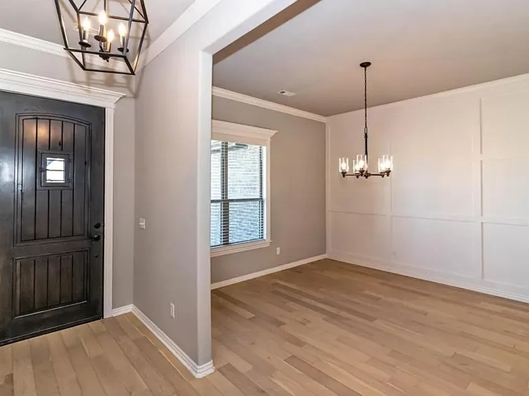 6302 S 59th St — Photo 2