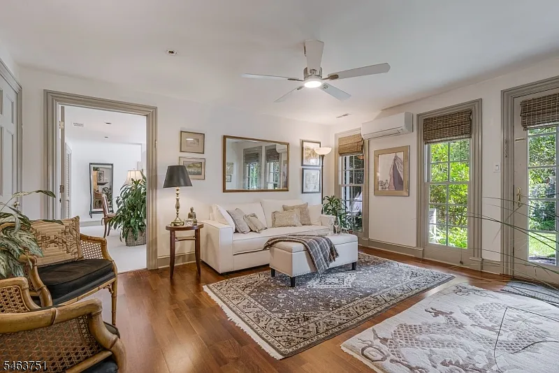 7 Evans Farm Rd