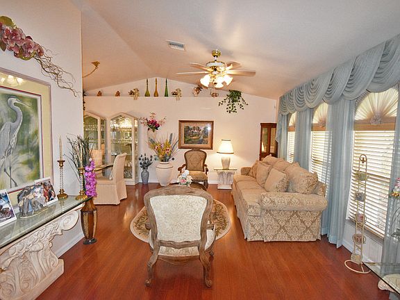 5th image of 267 Richmond Ave S