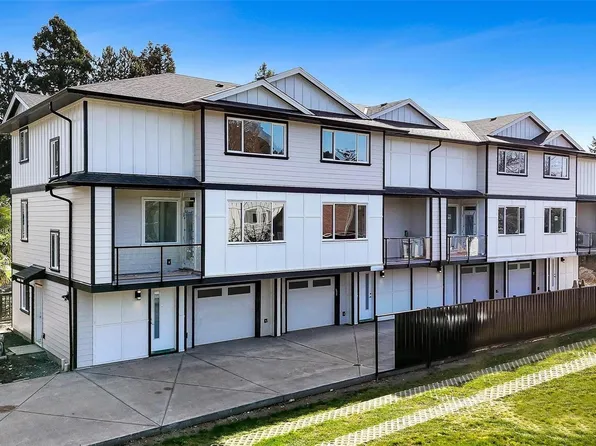 1559 Ash Rd #2, Saanich, BC V8N 2S9