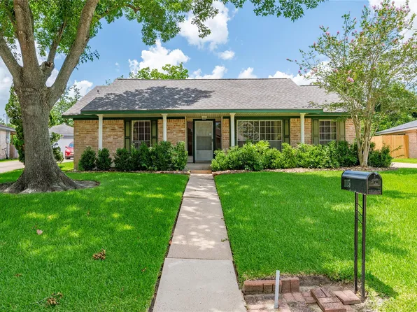 1115 Newport Blvd, League City, TX 77573