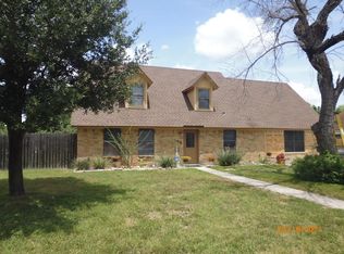 116 Weeping Willow, Uvalde, TX 78801