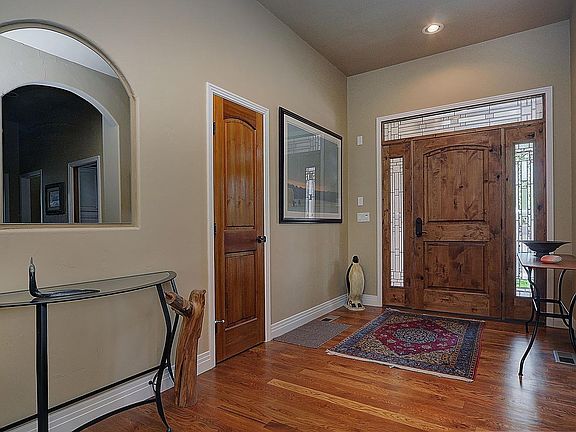 4th image of 403 Cottonwood Cir