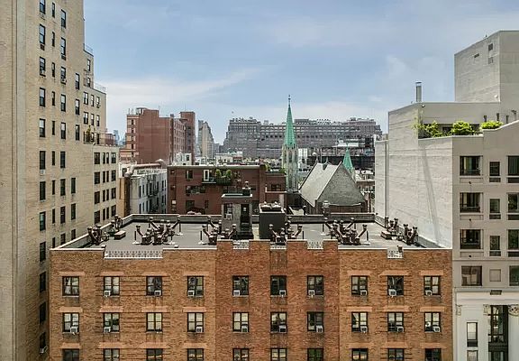 3rd image of 315 W 23rd St APT 8D