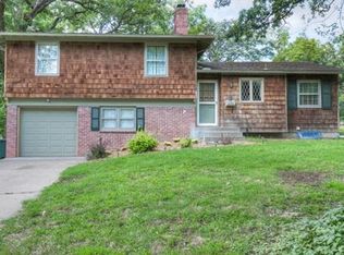9004 W 71st St, Merriam, KS 66204