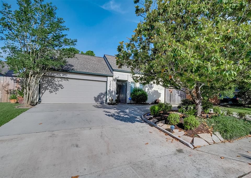 1st image of 1206 Forest Home Dr
