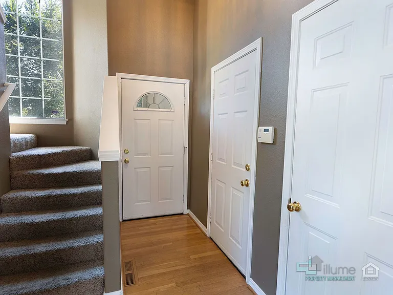 20630 Willamette Dr — Photo 5