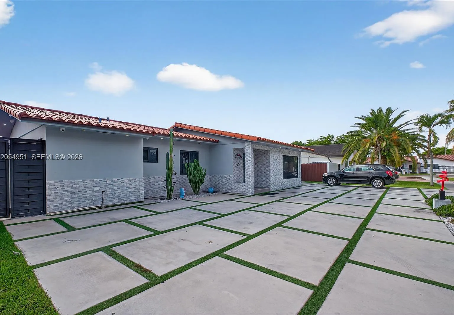 3 bed, 2.5 bath, $4,200 — Photo 4
